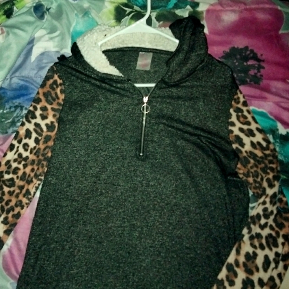 Cheetah long sleeve